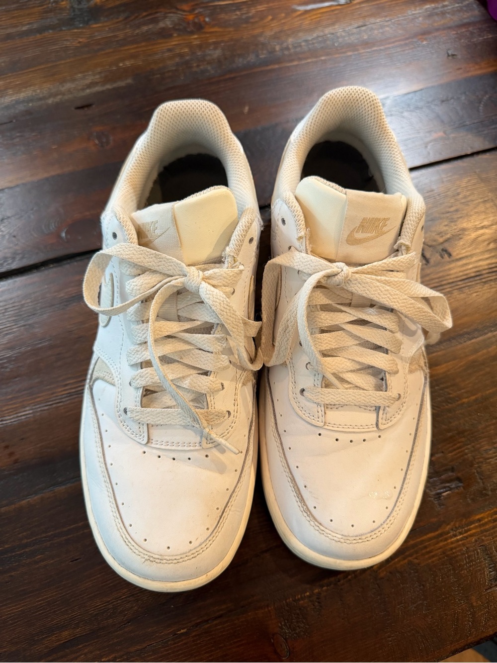 Nike Air Force Off-White/Cream Low-Top Sneakers - size 7.5